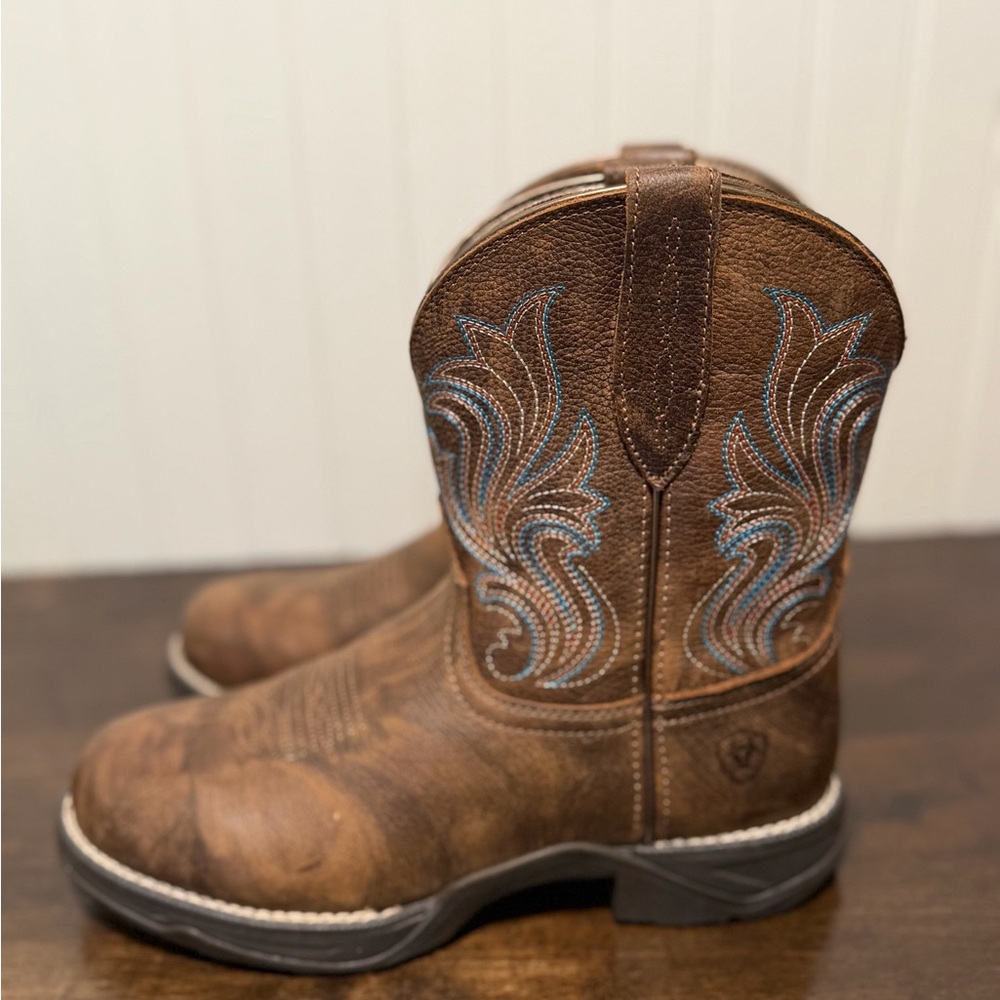 Women’s Ariat Anthem western boots. Round toe. Size 8b. Like new. Brown leather - Picture 3 of 10